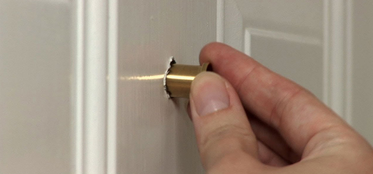 peephole door repair in Kendale Lakes